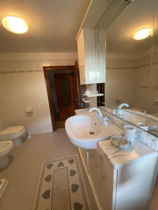 Casa Vacanze Il Pettirosso. Pisogne Exteriör bild