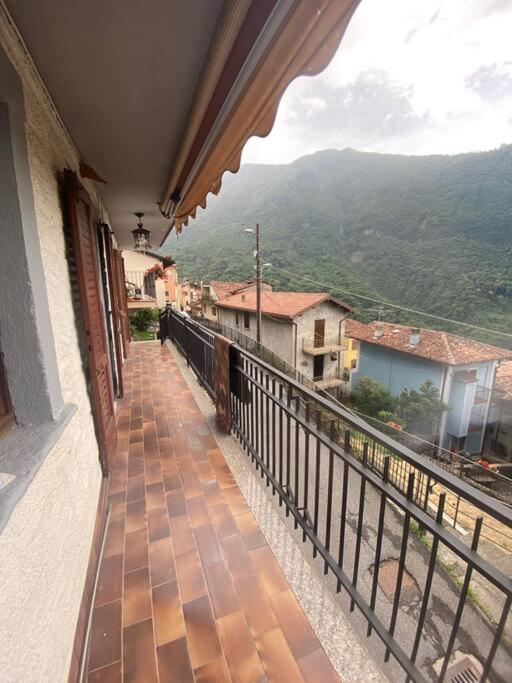 Casa Vacanze Il Pettirosso. Pisogne Exteriör bild